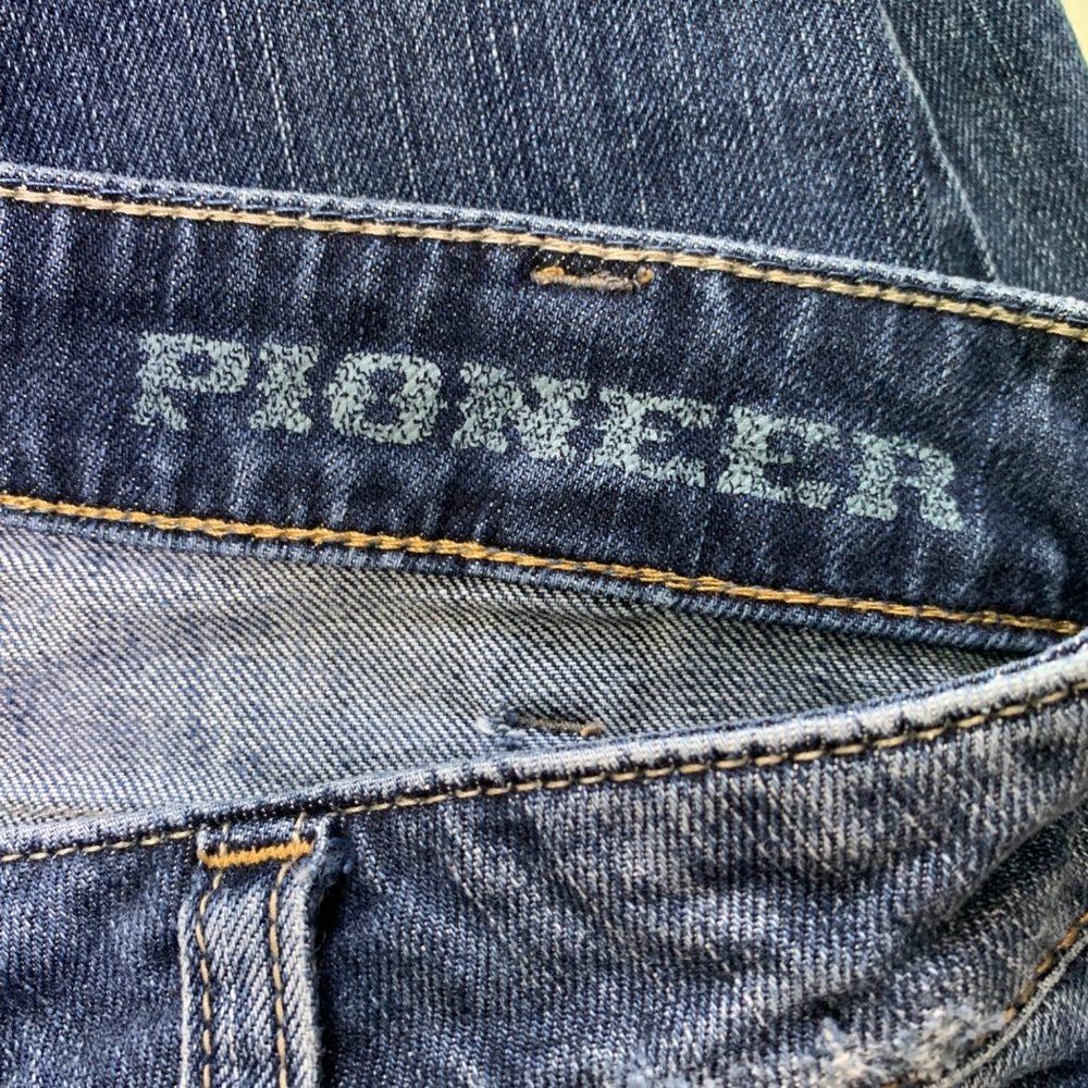 Silver Jeans Pioneer Distressed Boot Cut Denim Blue Jeans Size W31/L33 EUC - Picture 9 of 12